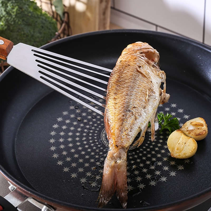 1pc Stainless Steel Frying Shovel with Non-Slip Handle and Leak-Proof Edge Ideal for Eggs Steak
