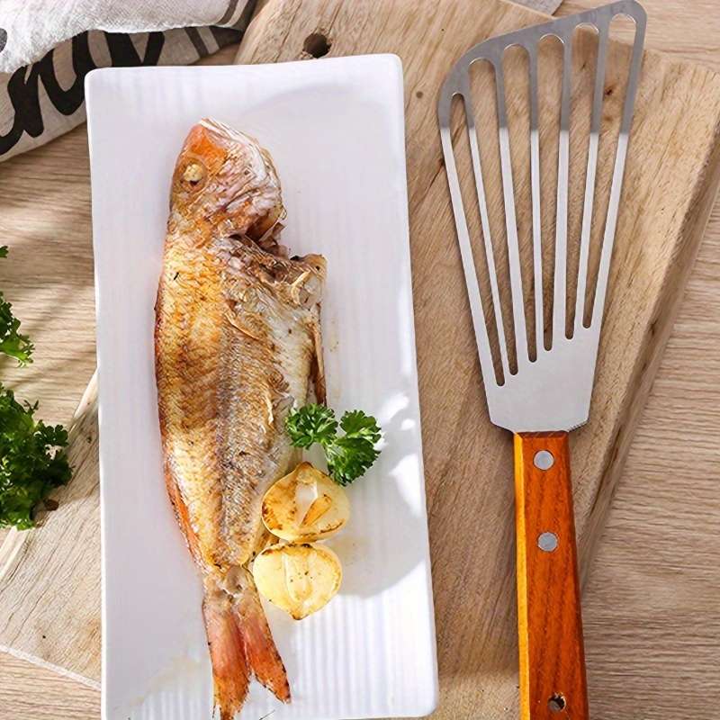 1pc Stainless Steel Frying Shovel with Non-Slip Handle and Leak-Proof Edge Ideal for Eggs Steak