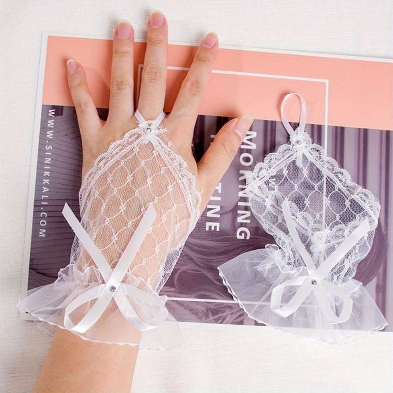 1 Pair White Lace Short Gloves