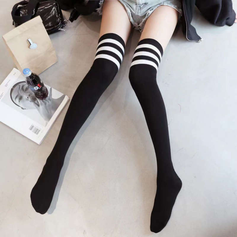 1 Pair White One Size Socks