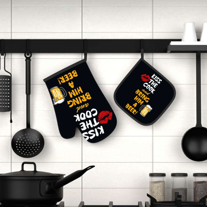 2pcs Heat-Resistant Oven Mitts Pot Holders Beer-Themed Kitchen Gloves with Fun Phrases Bla