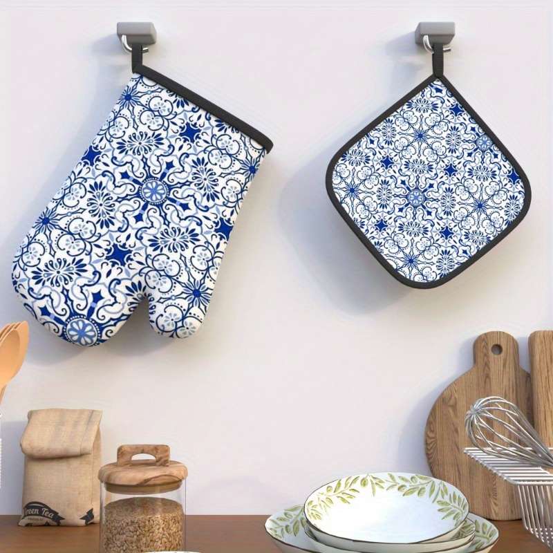 2pcs Blue White Porcelain Pattern Oven Mitts Heat Resistant Decorative Kitchen Gloves for