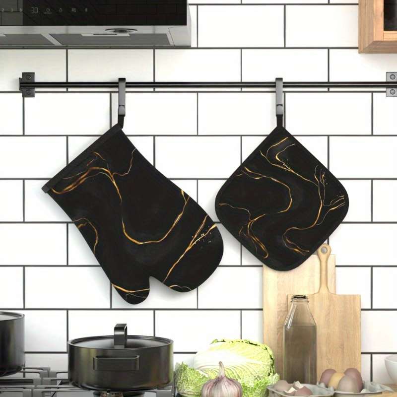 2pcs 26.92x17.02 cm Oven Mitts And Potholders Black Background Gold Line Texture Pattern Friend