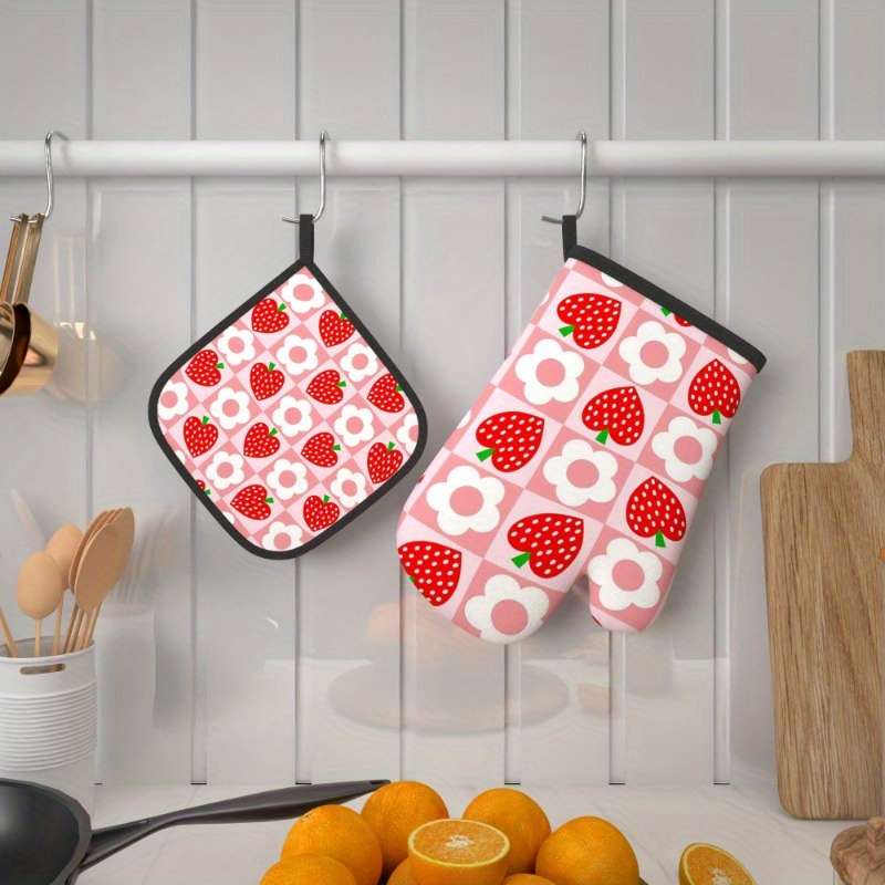 2pcs 26.92x17.02 cm Oven Mitts And Potholders Strawberry checkerboard Heat Resistant Oven Mitts