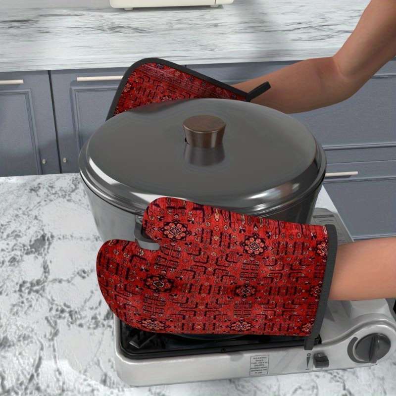 2pcs Red Floral Heat-Resistant Oven Mitts with Black Accents 26.92x17.02 cm Polyester Pot Hol