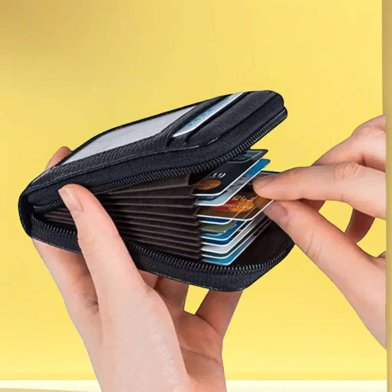 Lightweight Card Holder