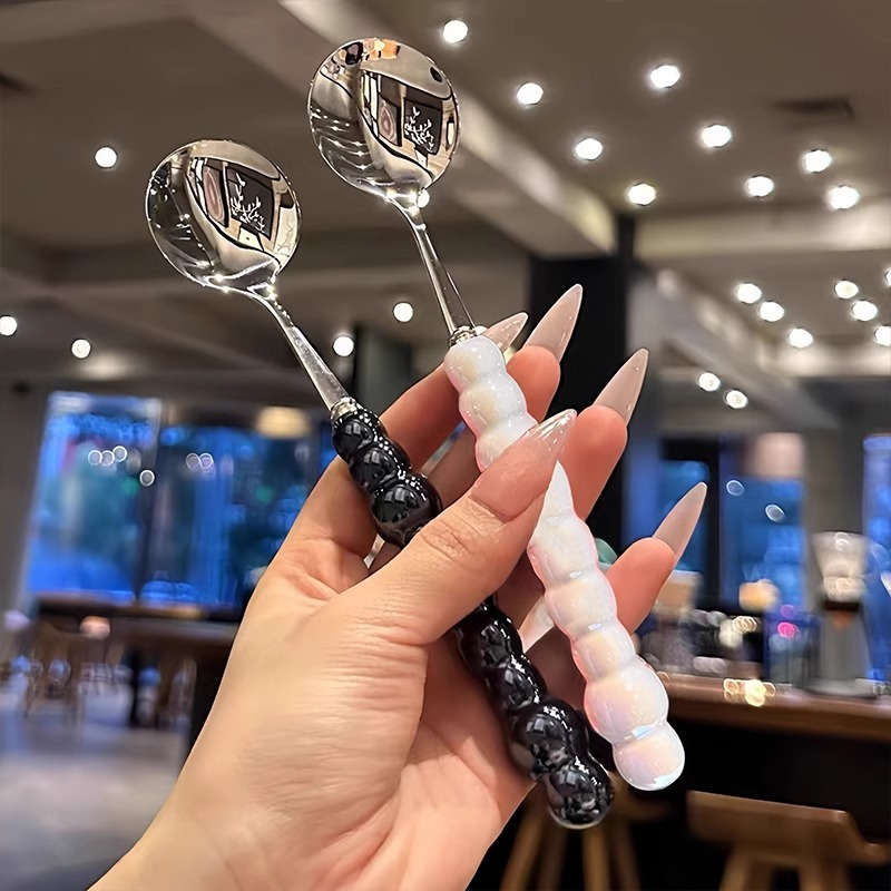 4pcs Cute Girl Style Pearl Spoon Four Packs Random Hair