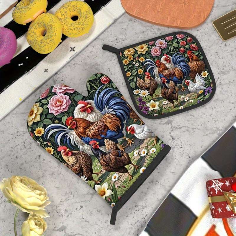 2pcs 26.92x17.02 cm Oven Mitts And Potholders There are two roosters and three hens in the gard