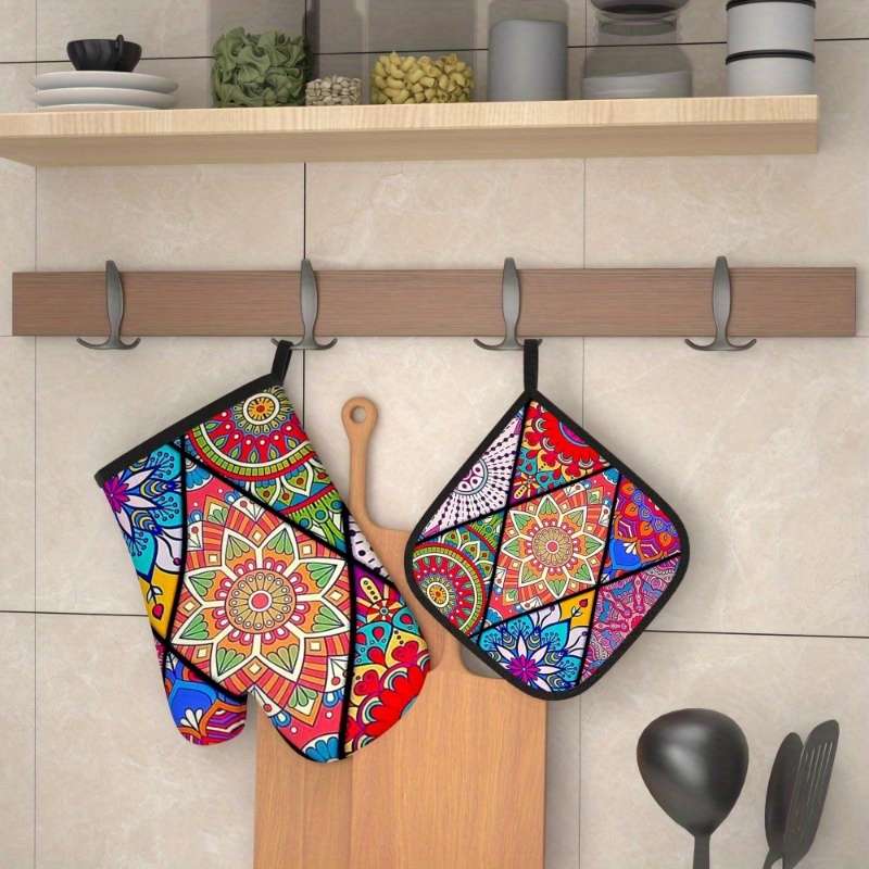2pcs Colorful Mandala Heat-Resistant Oven Mitts Pot Holders 26.92x17.02 cm Vibrant Geometr