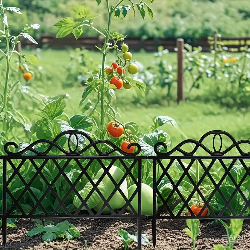 4 Pieces Durable Plastic Decorative Garden Border Fence