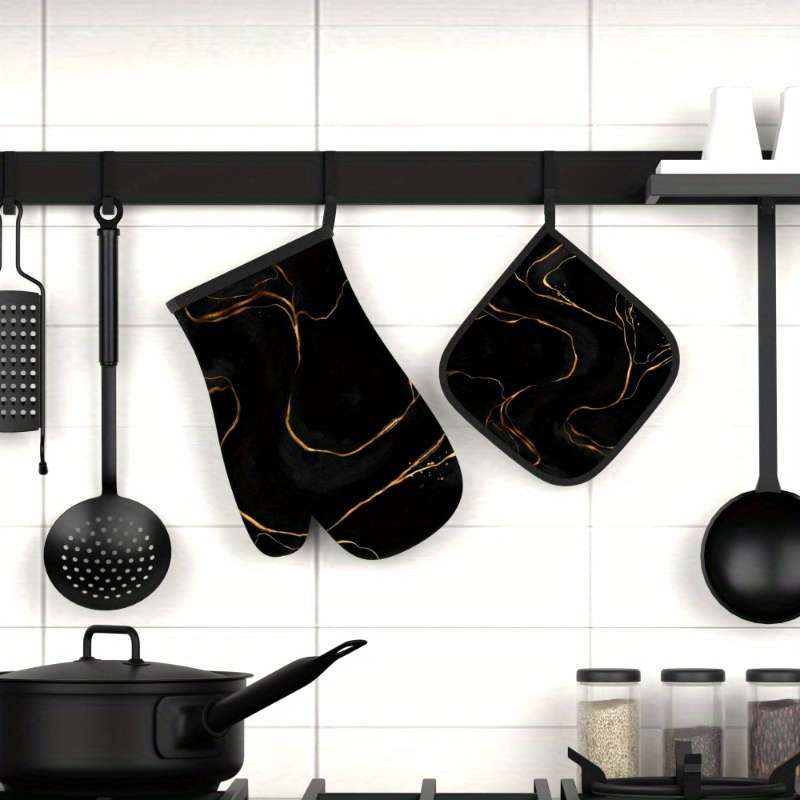 2pcs 26.92x17.02 cm Oven Mitts And Potholders Black Background Gold Line Texture Pattern Friend