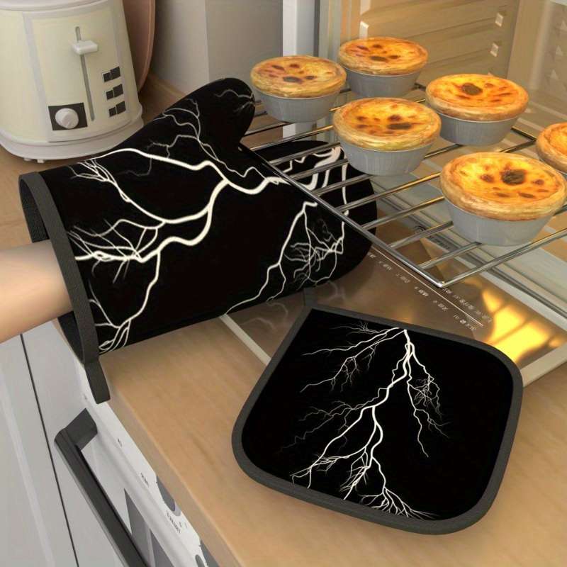2pcs Lightning Black Silent Night Heat-Resistant Oven Mitts Pot Holders 26.92x17.02 cm Pol