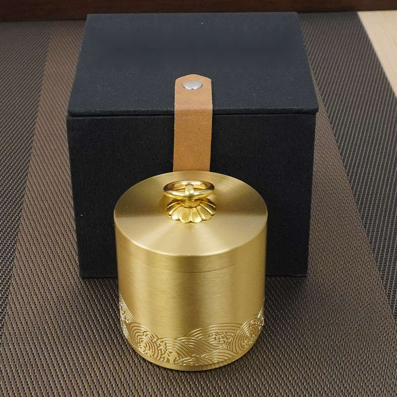 1pc Brass Ashtray with Lid Pure Copper Creative Design to Prevent Ash Flying And Smoke Odor