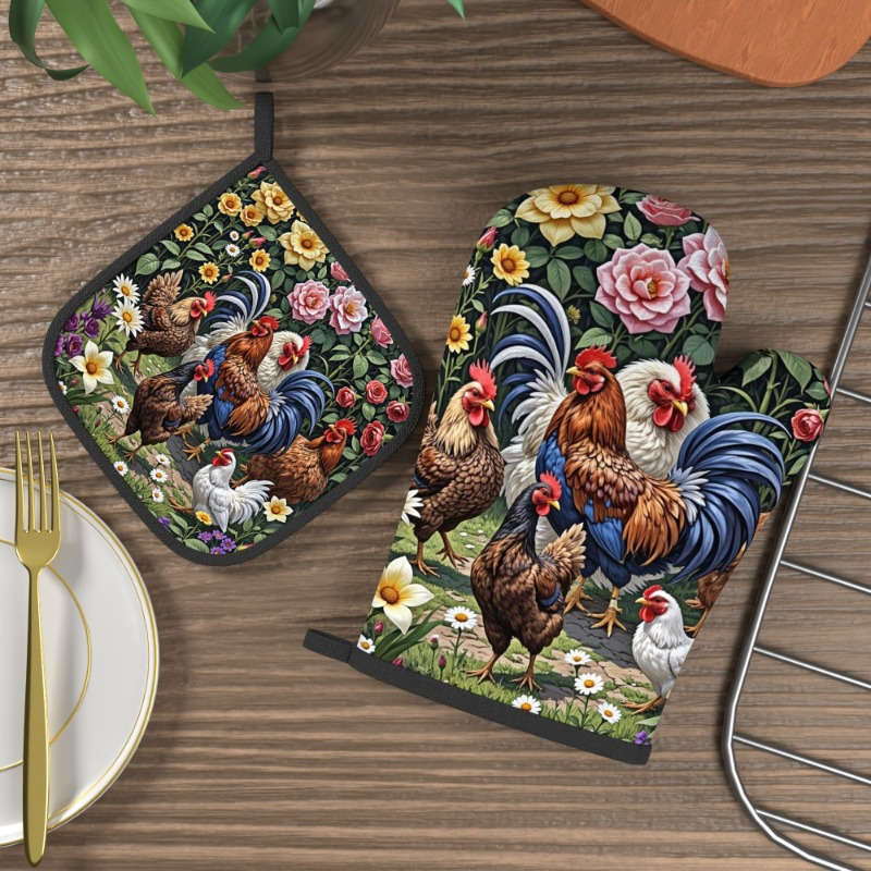 2pcs 26.92x17.02 cm Oven Mitts And Potholders There are two roosters and three hens in the gard
