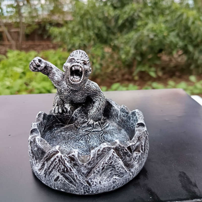 1pc Creative King Kong Domineering Gorilla King Returns Ashtray for Study Office Modern Trendy Orna