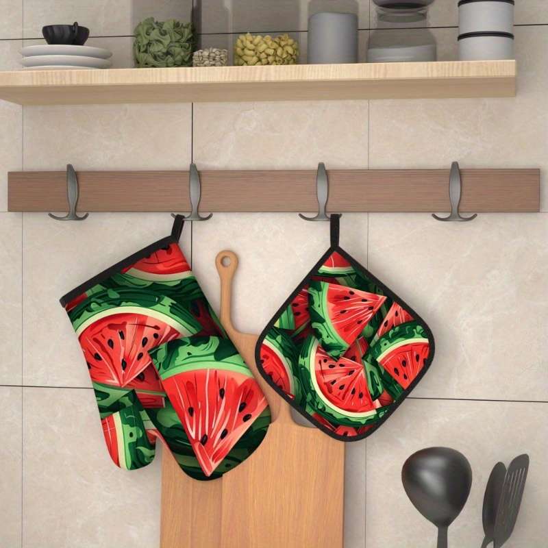 2pcs Vibrant Watermelon Heat-Resistant Oven Mitts and Pot Holders 26.92x17.02 cm Polyester