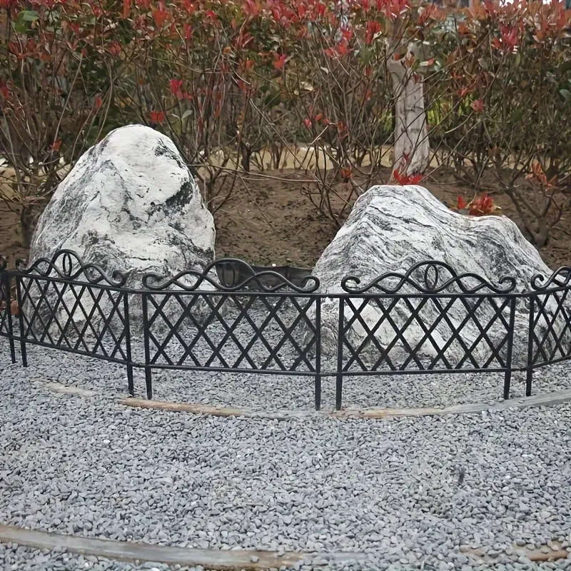 4 Pieces Durable Plastic Decorative Garden Border Fence