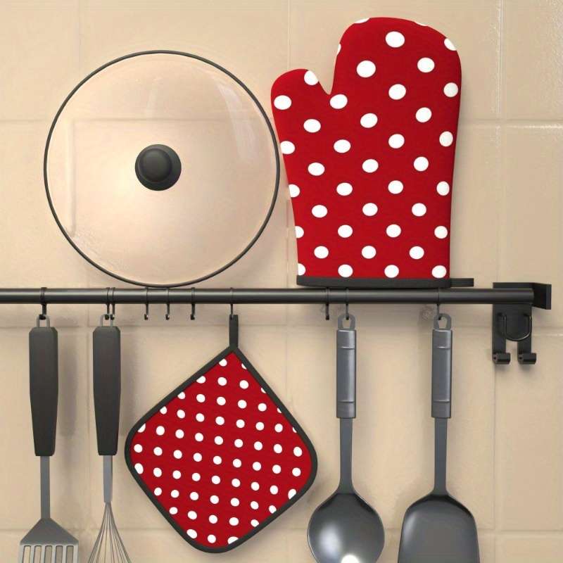 2pcs Chic Red White Polka Dot Oven Mitts 26.92x17.02 cm Heat Resistant Polyester Gloves fo