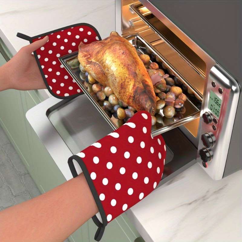 2pcs Chic Red White Polka Dot Oven Mitts 26.92x17.02 cm Heat Resistant Polyester Gloves fo