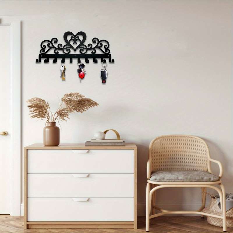 Vintage Heart-Shaped 10-Hook Black Metal Key HolderStylish Wall-Mounted Organizer for K