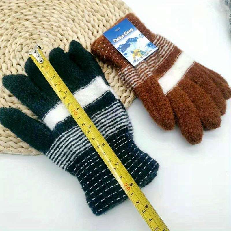 1 Pair One Size Gloves With Random Colors Warm Gloves
