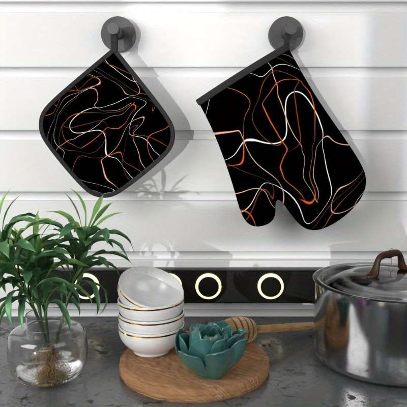 2pcs Oven Mitts 26.92x17.02 cm Heat Resistant Pot Holders with Stylish Black Orange Abstra