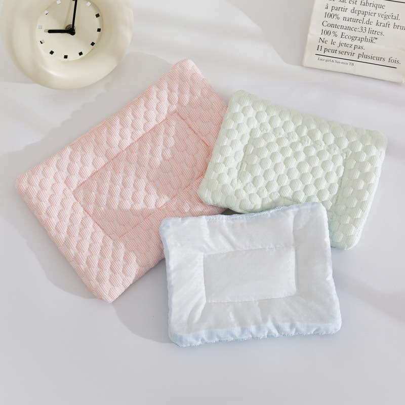 1piece Light Green Cooling Pad
