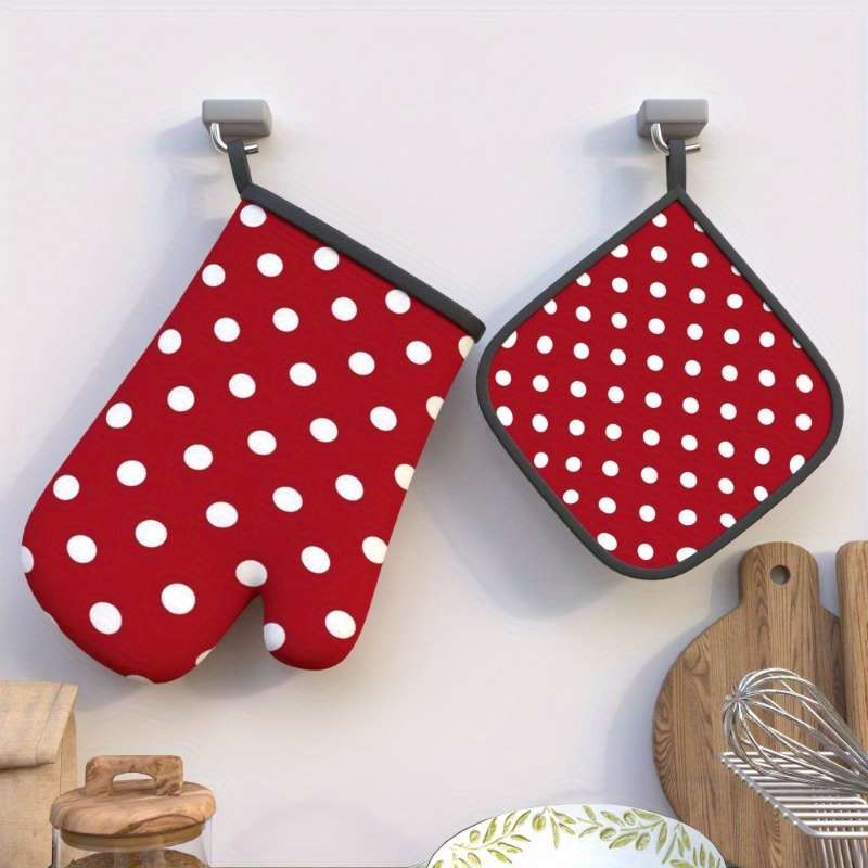 2pcs Chic Red White Polka Dot Oven Mitts 26.92x17.02 cm Heat Resistant Polyester Gloves fo