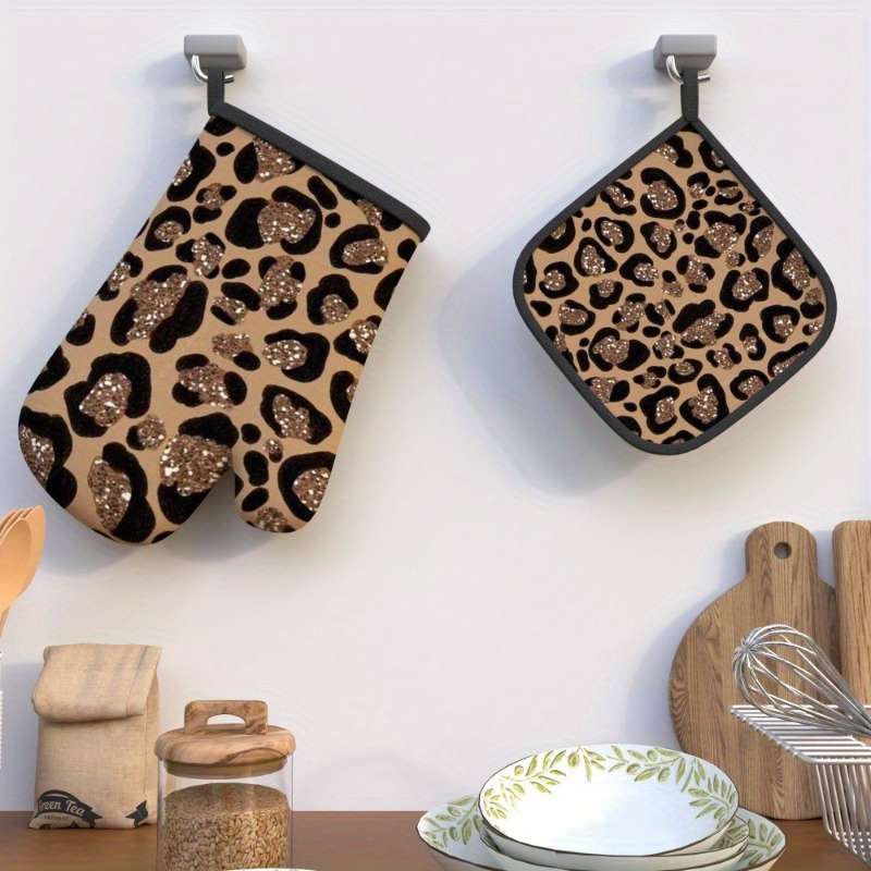 2pcs 10.6x6.7 Inch Oven Mitts Pot Holders Leopard print sparkles Heat Resistant Oven Mitts And