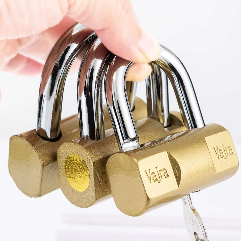 1Pc Heavy Duty Brass Tone Metal Security Lock With Spring Mechanism Anti Theft Hammer Resistant Key
