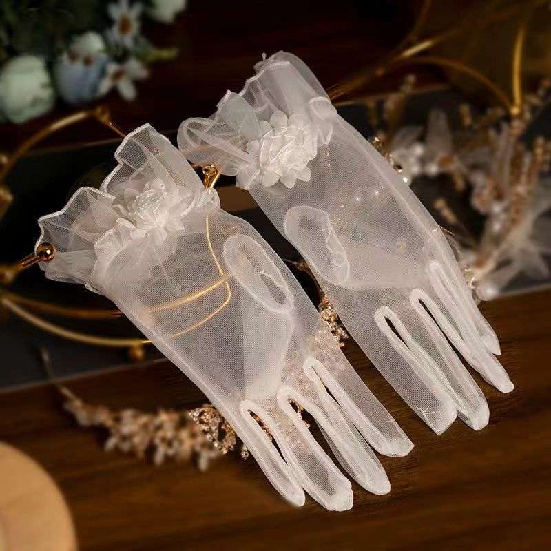 1 Pair White Lace Bridal Gloves
