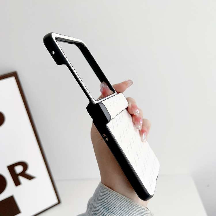 For Motorola Razr 40 Ultra Three-piece Set Woven Texture Folding PU Phone Case(White)