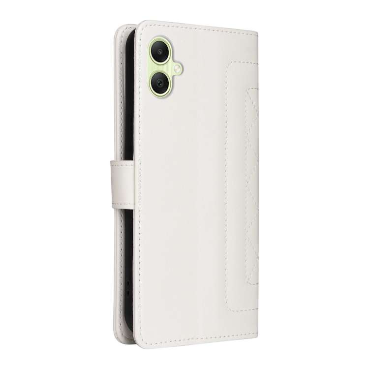For Samsung Galaxy A05 Diamond Lattice Leather Flip Phone Case(White)