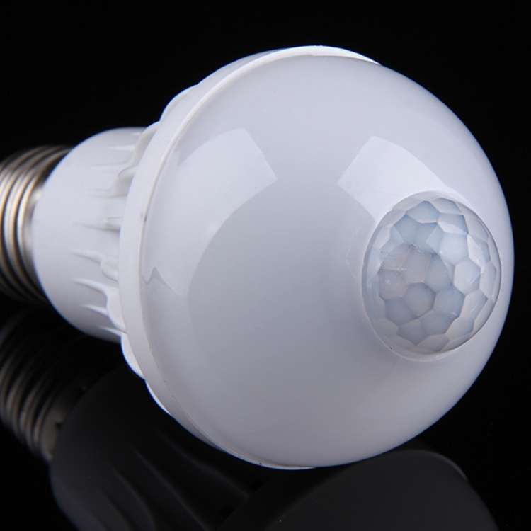 E27 9W Infrared Motion Sensor LED Light Bulb, Sensor Distance: 4-6m, AC 85-265V