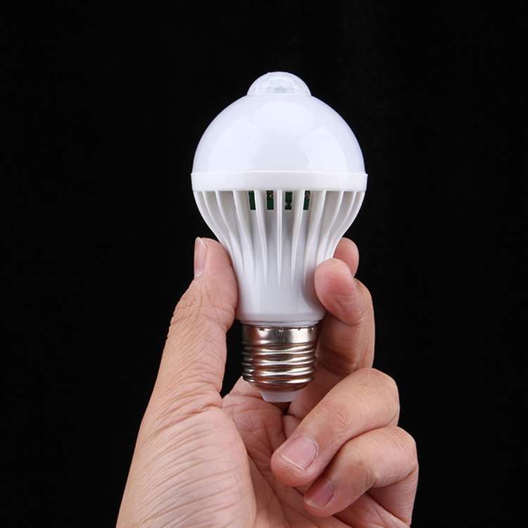 E27 9W Infrared Motion Sensor LED Light Bulb, Sensor Distance: 4-6m, AC 85-265V