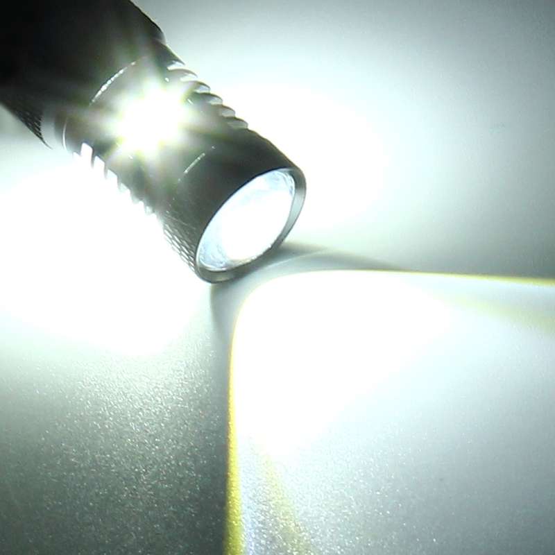 2 PCS Super Bright PSX24W DC 12V 5W 350LM Auto Car Fog Light with 16 SMD-3030 LED Bulbs Lamp, White
