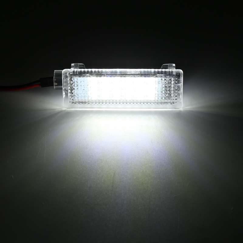 2 PCS LED Car DC 12V 1.5W 6000K 100LM Door Lights 18LEDs SMD-3528 Lamps for BMW E81(White Light)