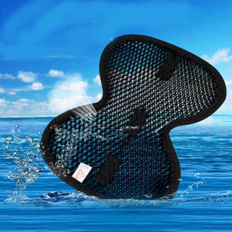 Motorcycle Helmet Breathable Heat Insulation Protector Mat, Size: 26*20cm(Random Color Delivery)