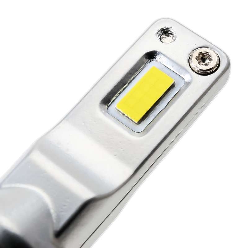 2 PCS DC12V / 35W / 5500K / 4000LM Car ED Headlight Lamps SMD-3570 Lamps for D1S