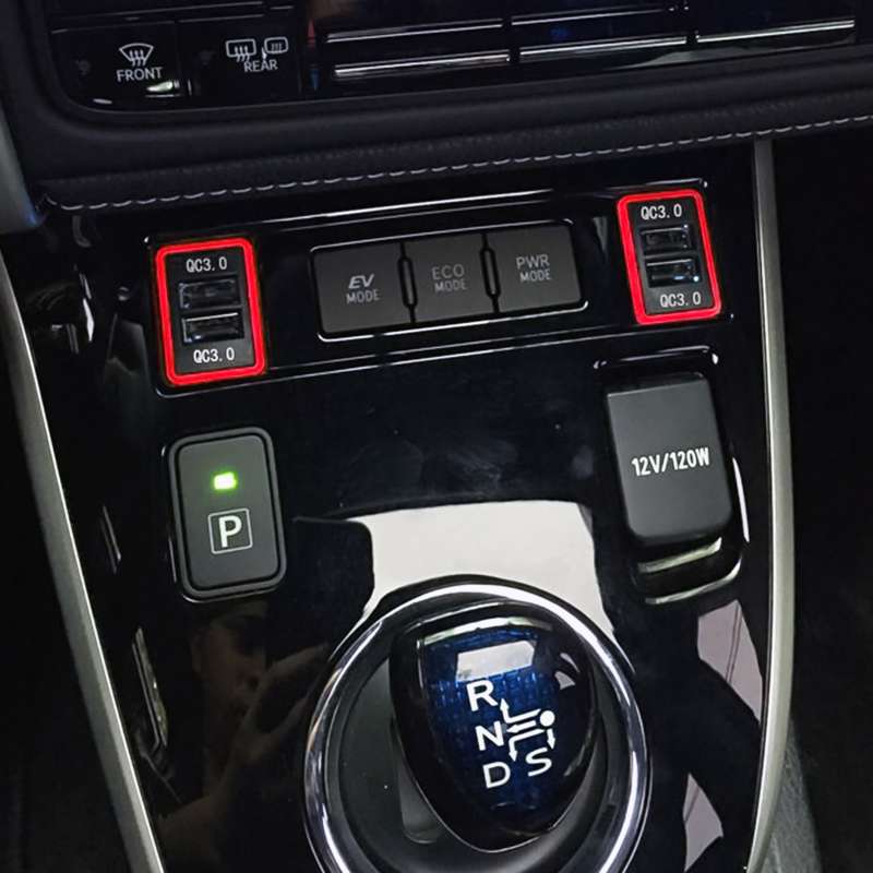 Car QC3.0 Fast Charge USB Interface Modification Charger for Toyota, Cigarette Lighter to Take Power