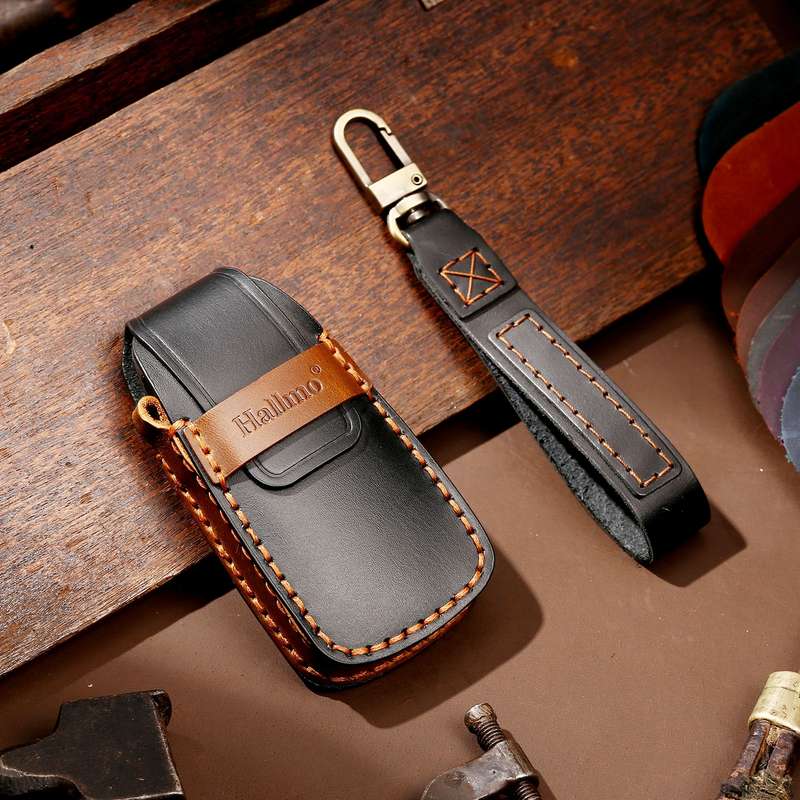 Hallmo Car Cowhide Leather Key Protective Cover Key Case for Audi A6L / A8L / A4 / A7 / A5 A St