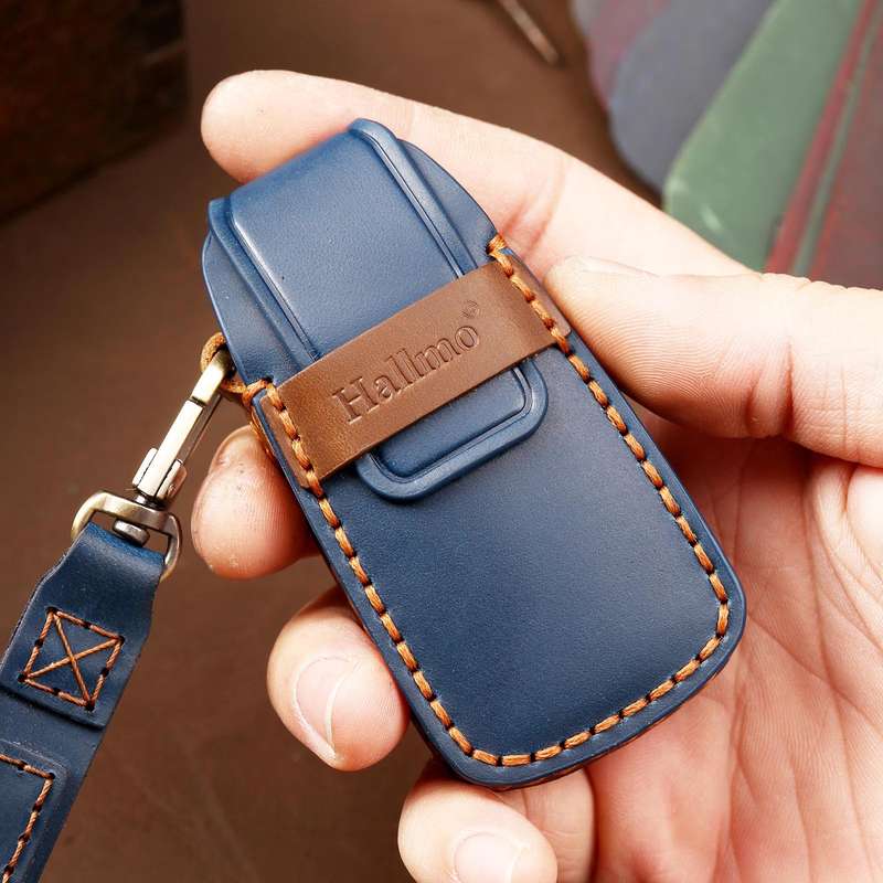 Hallmo Car Cowhide Leather Key Protective Cover Key Case for Audi A6L / A8L / A4 / A7 / A5 A St