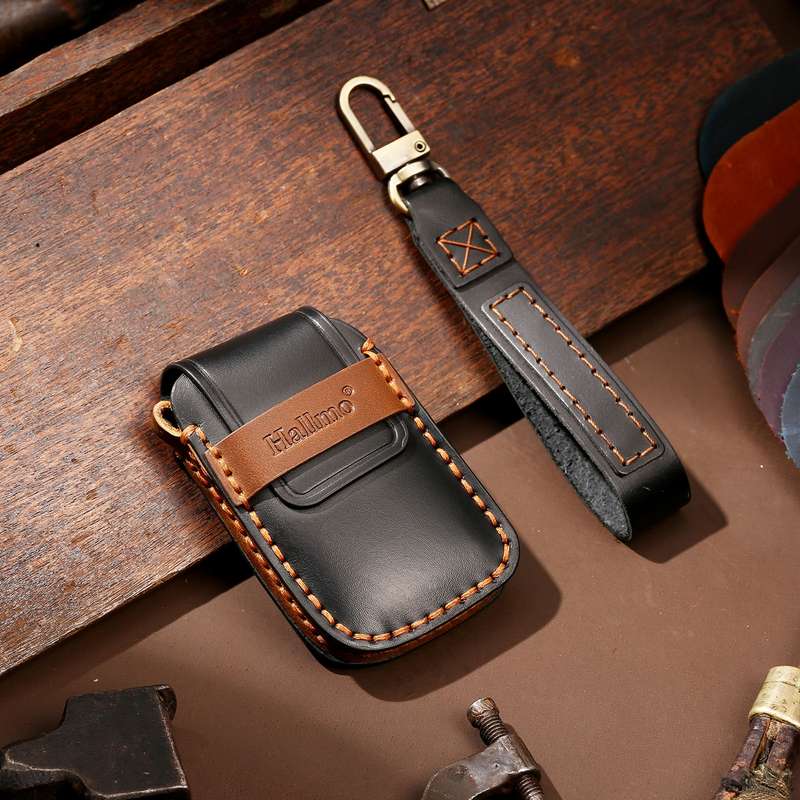 Hallmo Car Cowhide Leather Key Protective Cover Key Case for Volkswagen Lavida B Style(Black)