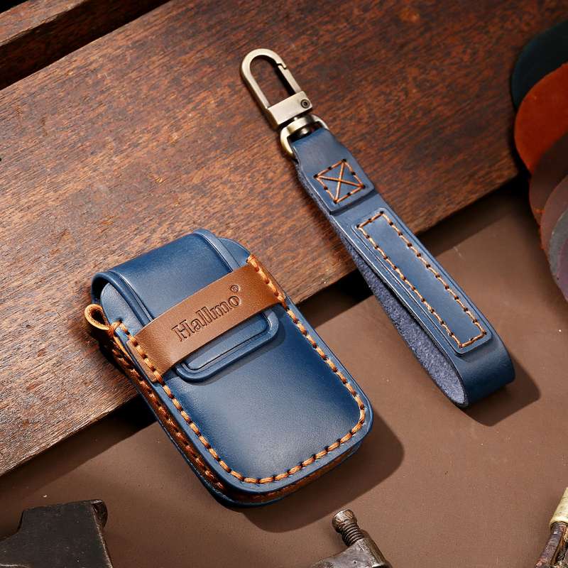 Hallmo Car Cowhide Leather Key Protective Cover Key Case for Volkswagen Lavida B Style(Black)