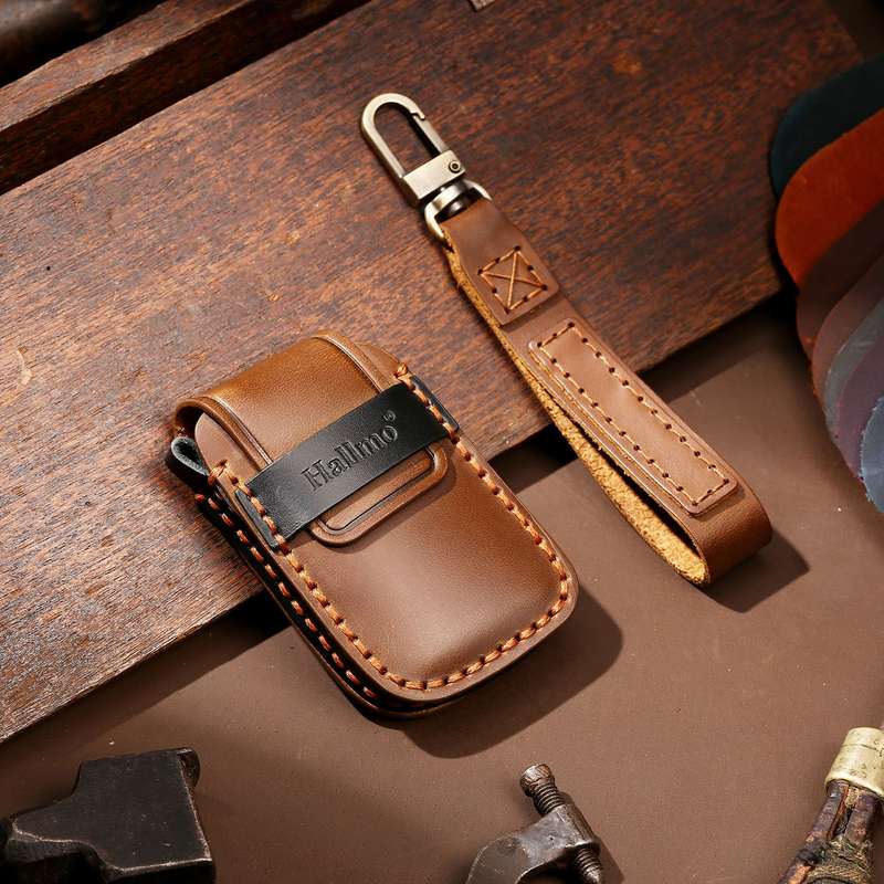 Hallmo Car Cowhide Leather Key Protective Cover Key Case for Volkswagen Lavida B Style(Black)