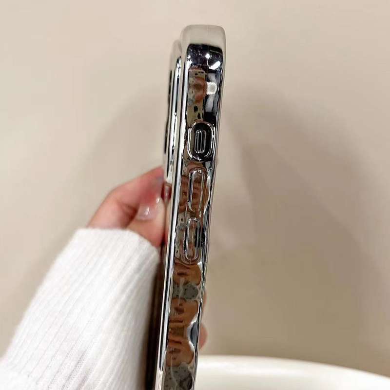 For iPhone 13 Electroplated Mirror Waves Silicone Phone Case(Silver)
