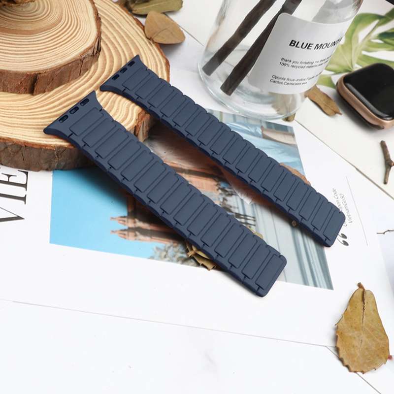 For Apple Watch SE 2023 40mm Magnetic Loop Silicone Watch Band(Dark Blue Black)