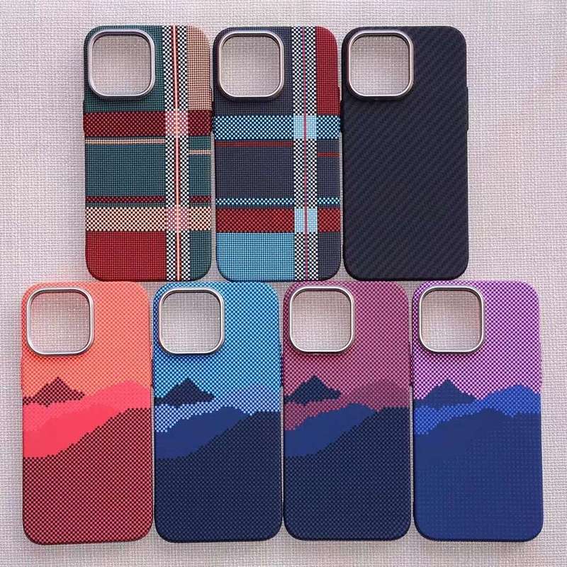 For iPhone 13 Kevlar Carbon Fiber Texture MagSafe Magnetic Phone Case(Red Green Checkered)