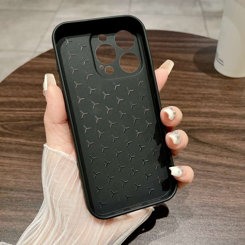 For iPhone 15 Honeycomb Cooling TPU Phone Case(Black)
