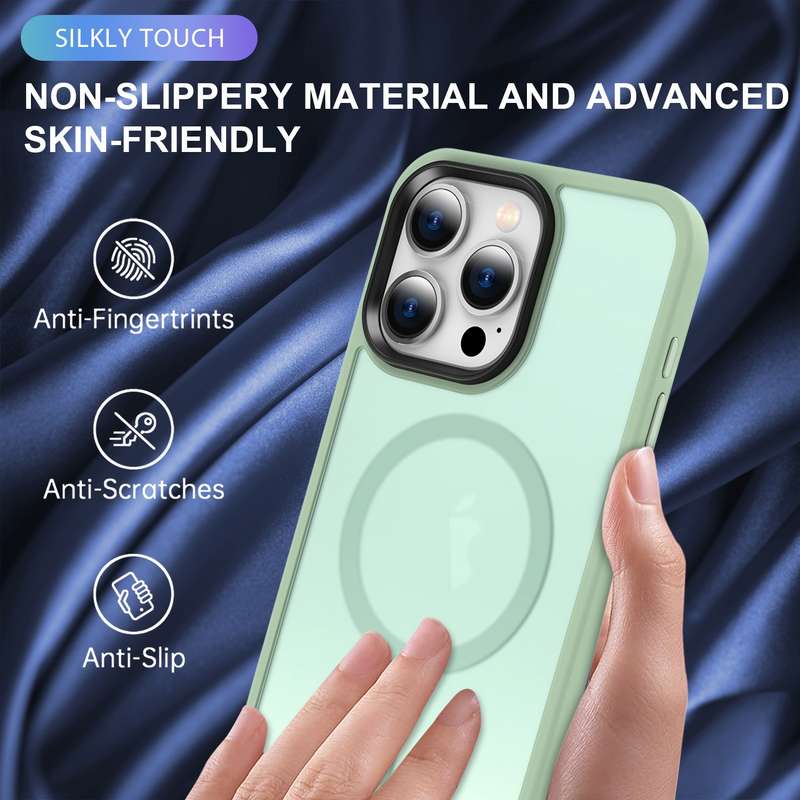 For iPhone 15 Pro Max MagSafe Magnetic Skin Feel Frosted Phone Case(Light Green)